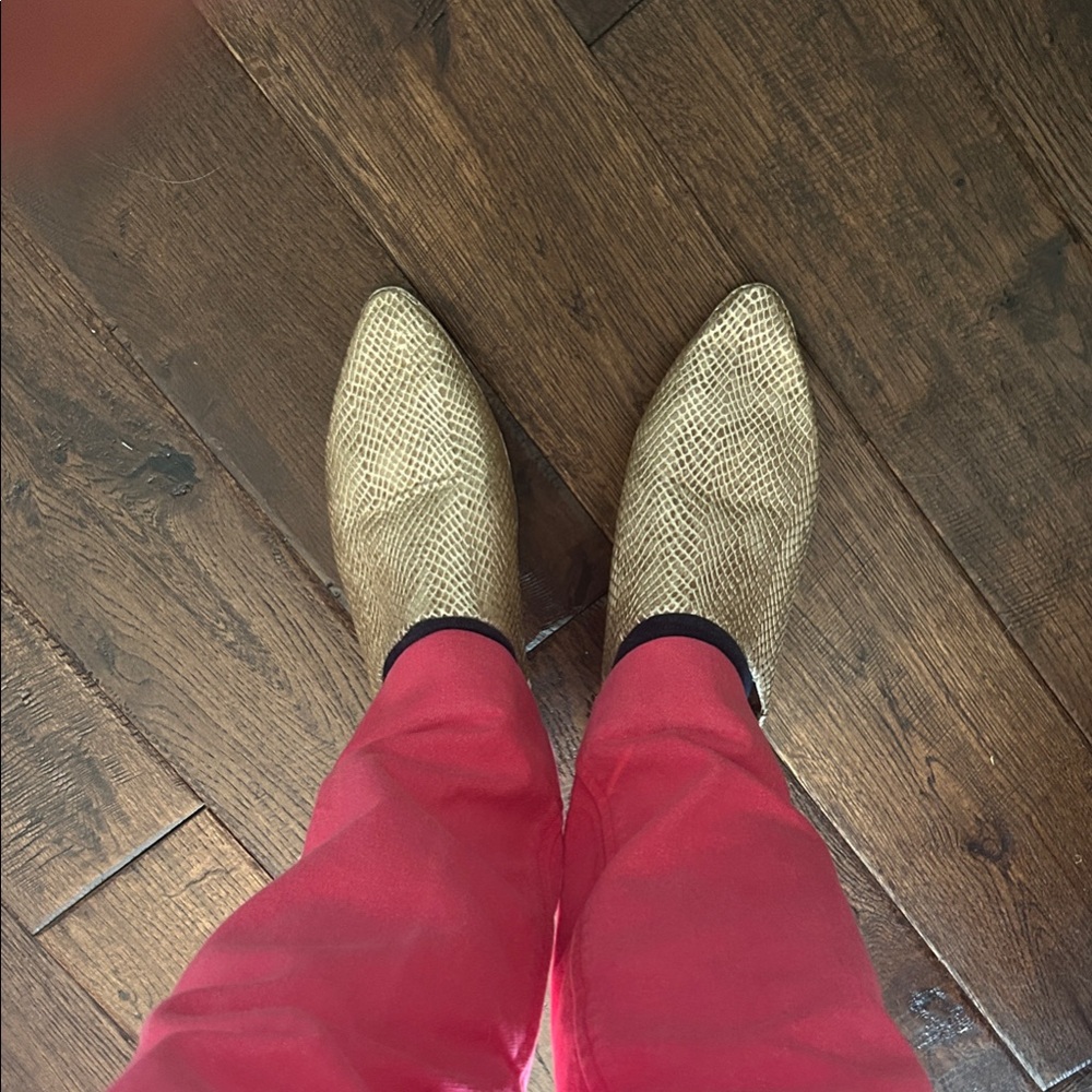 Modern Soul Textured Gold Mules